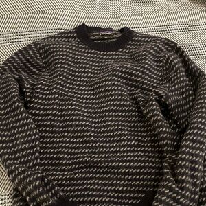 Patagonia Men’s Blue & Gray Textured Wool Crewneck Sweater